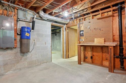 1768 Morris Landers Dr, Atlanta GA  30345-4102 exterior