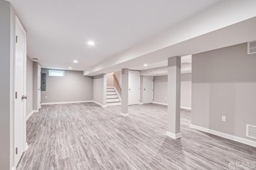 50 Morgan Dr, Edison NJ  08817-3546 exterior