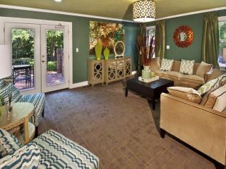 7304 Calibre Park Dr, Durham NC  27707-5670 exterior