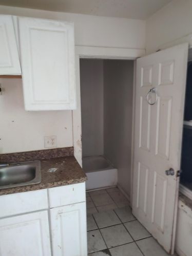 3206 Fairmount Ave, Milwaukee WI  53209-5446 exterior