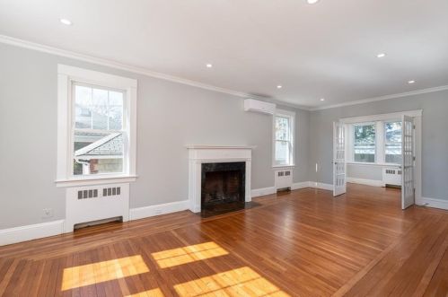 12 Goldsmith St, Providence RI 02906-4808 exterior