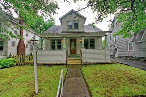749 Decamp Ave, Schenectady, NY 12309-6009