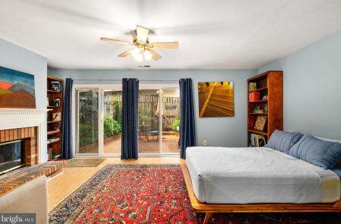 3803 Courtland Cir, Alexandria VA 22305-2061 exterior