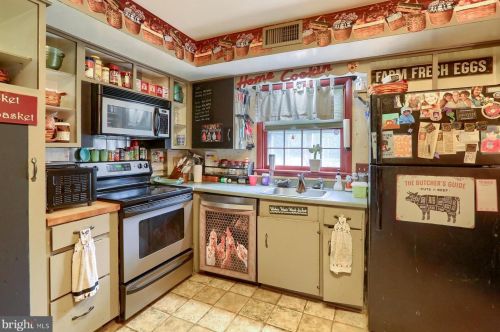 1918 Northbrook Dr, Lancaster PA 17601-4916 exterior