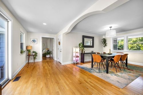 17 Ridgecrest Dr, Ridgefield CT 06877-2534 exterior