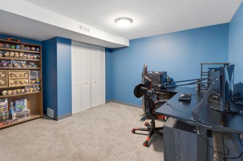 8232 Catherine Ave, Chicago IL 60656-1110 exterior