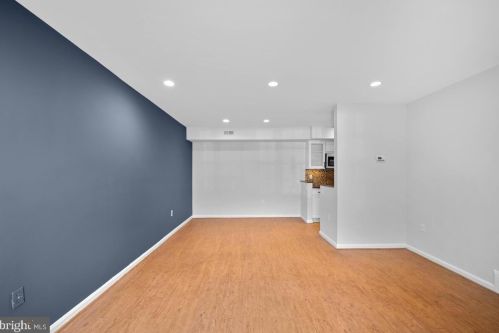 10129 Green Holly Ter, Silver Spring MD  20902-5813 exterior