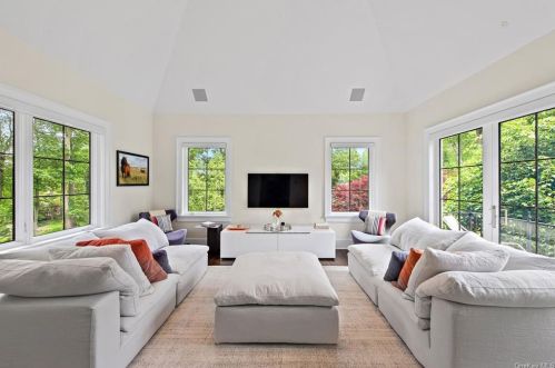 3 Ter Cir, Armonk NY 10504-1112 exterior