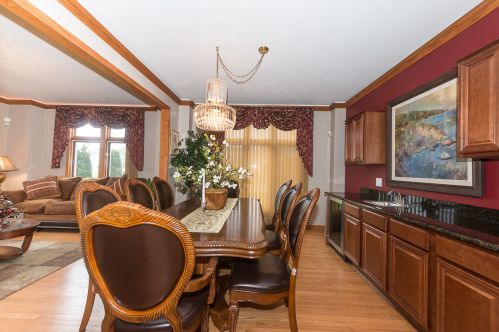 8236 Ainslie St, Chicago IL 60706-3067 exterior