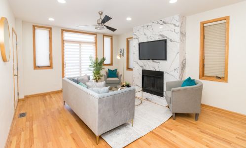 4142 Michigan Ave, Chicago, IL 60653-2259