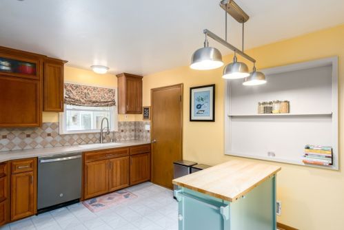 1252 118, Milwaukee WI 53214-2133 exterior