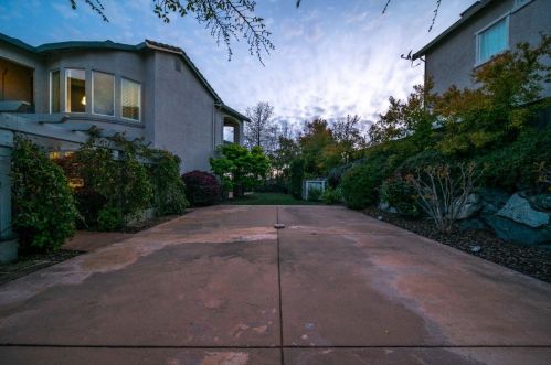 1380 Souza Dr, Folsom CA  95762-7561 exterior