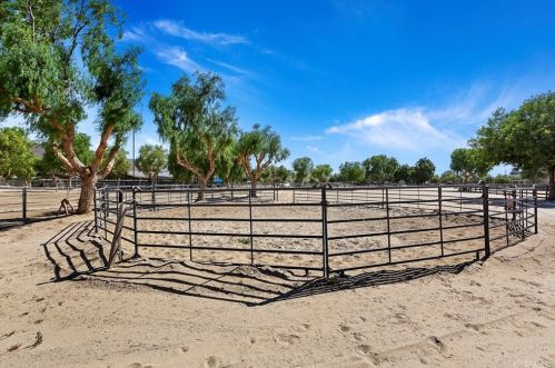 37055 De Portola Rd, Temecula CA 92592-9575 exterior