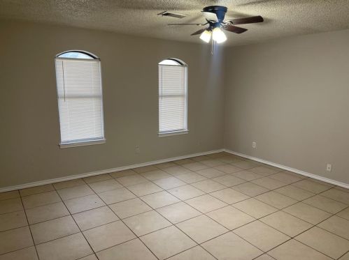 1418 7th St, Irving TX  75060-3749 exterior