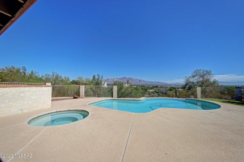 4670 Paseo De Los Cerritos, Tucson AZ 85745-9552 exterior