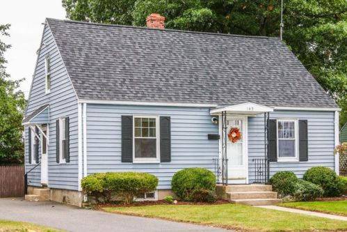 143 Winton St, Springfield, MA 01118-1253