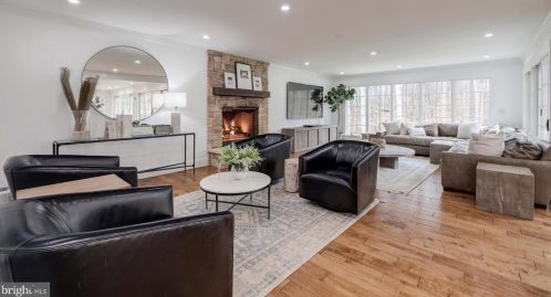 8701 Belmart Rd, Rockville MD  20854-1610 exterior