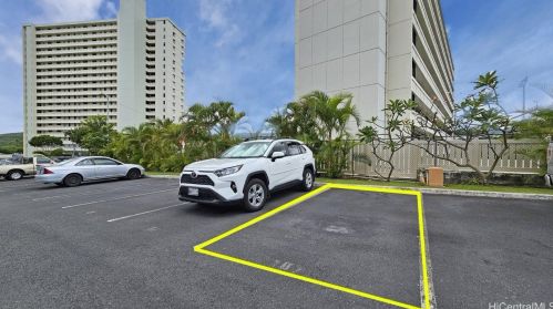 1121 Ala Napunani St, Honolulu HI 96818-1620 exterior