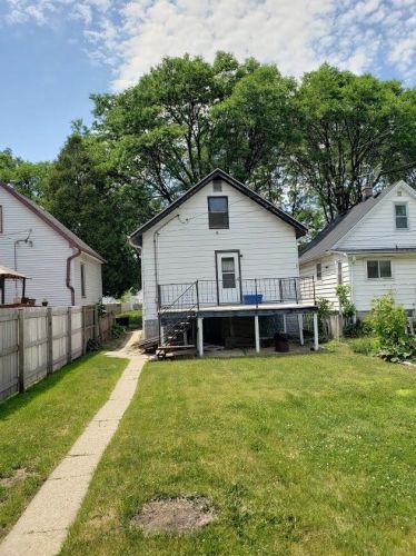 524 65th St, Milwaukee, WI 53213-4054