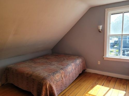 376 Hope St, Providence RI 02906-2651 exterior