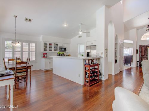 2124 Cathedral Rock Dr, Phoenix AZ 85045-1821 exterior