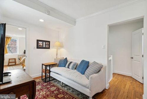 618 19 St, Philadelphia PA 19146-4655 exterior