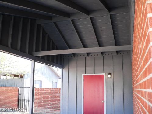 6462 Calle Luna, Tucson AZ  85710-5626 exterior