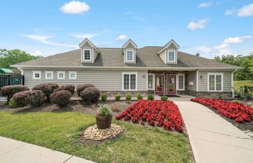 27 Cornwall Ln, Middletown NY 10940-5077 exterior