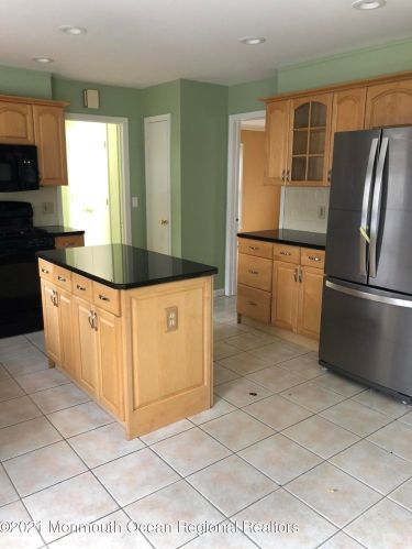 125 Larchwood Ave, West Long Branch NJ  07764-1753 exterior