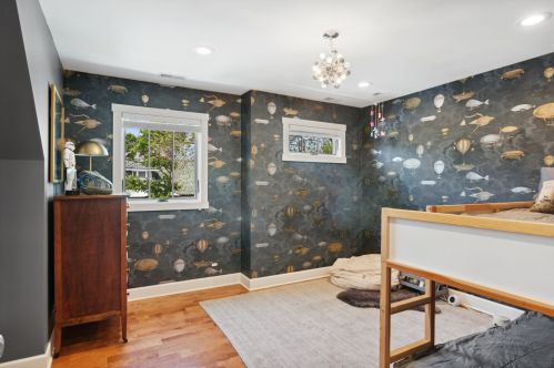 2955 Sunnyside Ave, Chicago IL 60630-3923 exterior