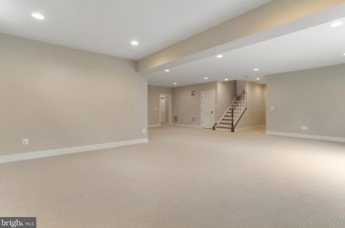 920 Darton Dr, Alexandria VA 22308-2021 exterior