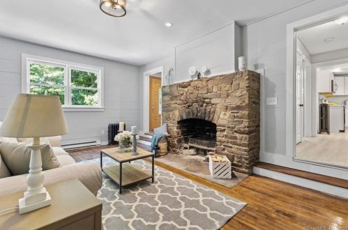 27 Lewis Blvd, Killingly CT 06239-1627 exterior