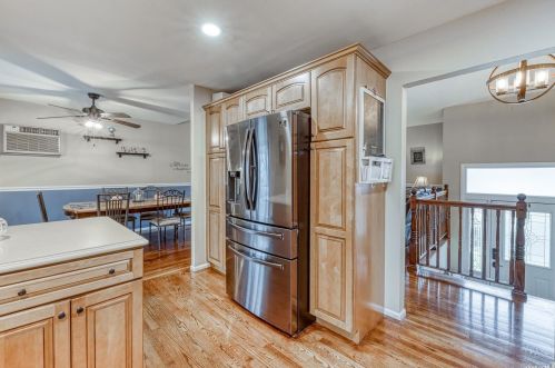 8 Linda Ln, Babylon NY exterior