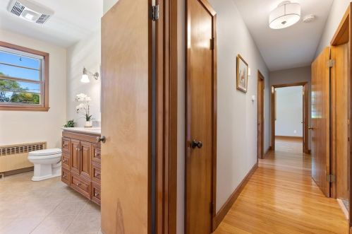 165 Chadwick St, North Andover MA 01845-1705 exterior