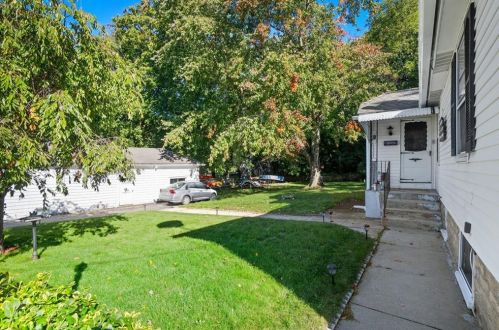 280 Bailey St, Woonsocket, RI 02895-6304