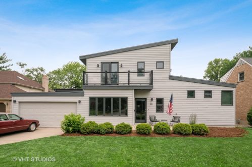 441 Alexander Blvd, Elmhurst, IL 60126-3201