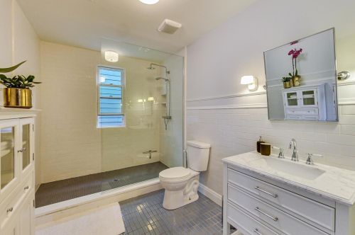 4244 Bell Ave, Chicago IL 60618-2904 exterior