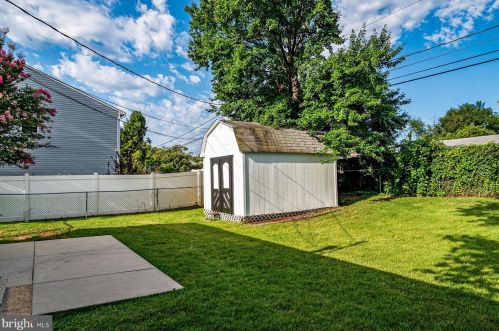 1320 Meadowvale Rd, Glen Burnie MD 21060-7017 exterior