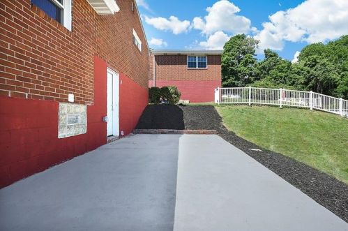 4985 Aspen St, Pittsburgh PA  15122-1250 exterior