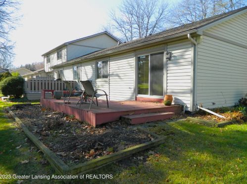 5912 Okemos Rd, Haslett MI 48840-9519 exterior