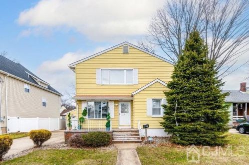 76 Warwick St, Iselin, NJ 08830-1865