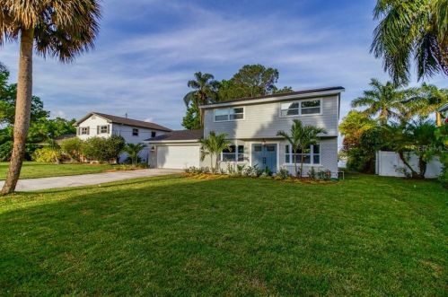 4904 Bay Crest Dr, Tampa, FL 33615-4406