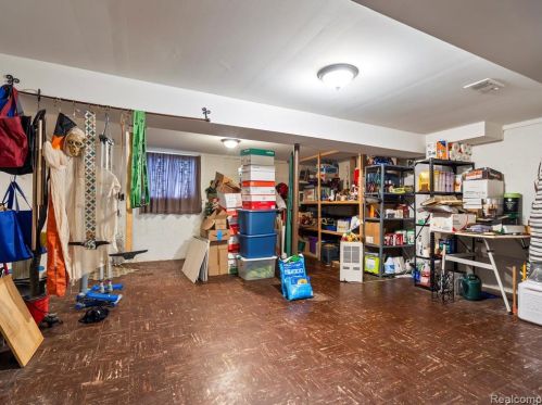 759 Kirts Blvd, Troy MI 48084-4844 exterior