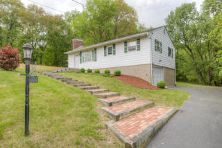 6 Bedell Rd, Poughkeepsie, NY 12603-1002