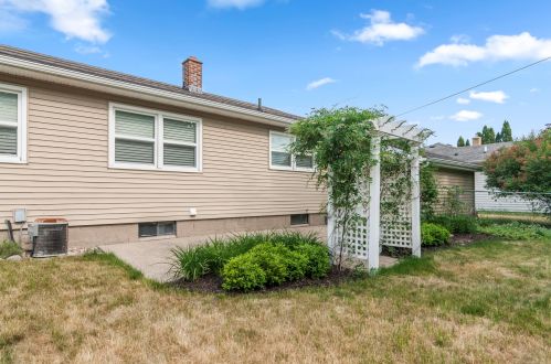 620 Lilac Ave, Big Rapids MI 49307-2520 exterior