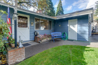 9305 70th Ave, Portland OR  97223-9214 exterior