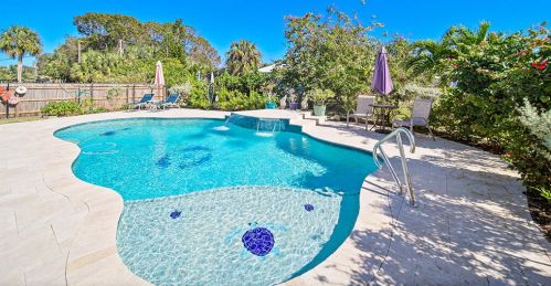 2097 Parrot St, Fort Pierce FL  34952-6758 exterior