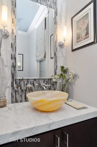 1908 Barry Ave, Chicago IL 60657-2022 exterior