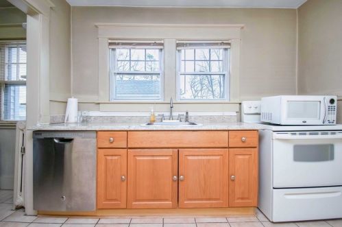 34 Geneva St, Springfield MA 01151-1807 exterior