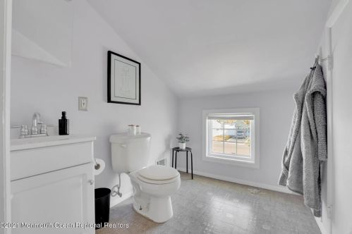 45 Southwood Dr, Old Bridge NJ 08857-1650 exterior